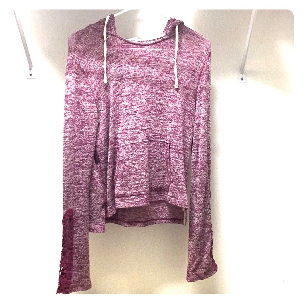 Light sweater with lace detail